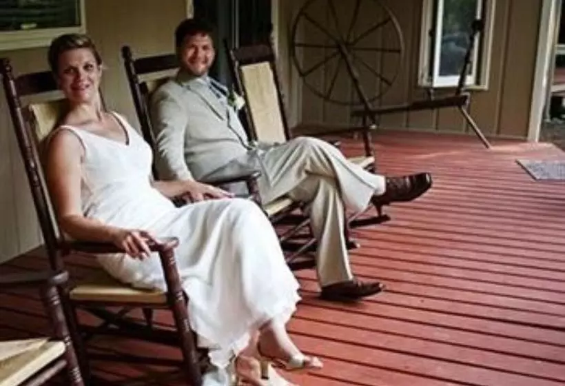 Rock Laurel Bed And Breakfast