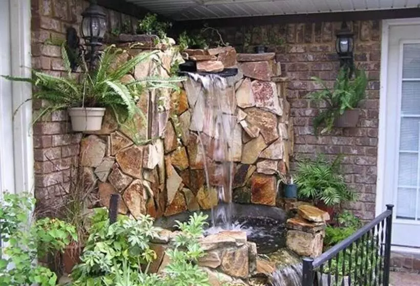 Shalom House Bed And Breakfast