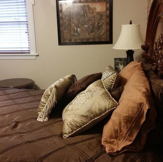 Shalom House Bed And Breakfast