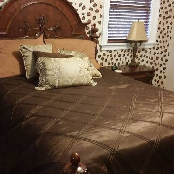 Shalom House Bed And Breakfast