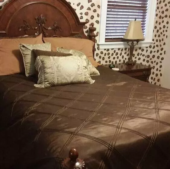 Shalom House Bed And Breakfast