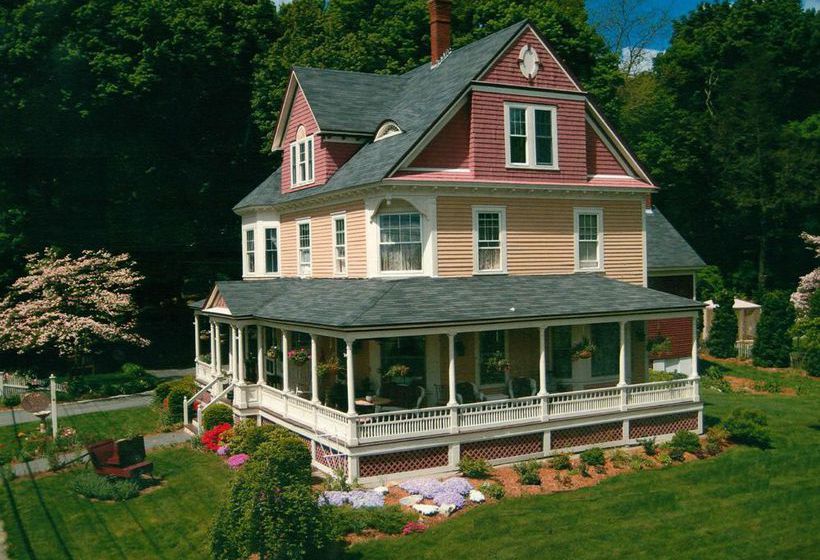 The Sleigh Maker Inn Bed And Breakfast