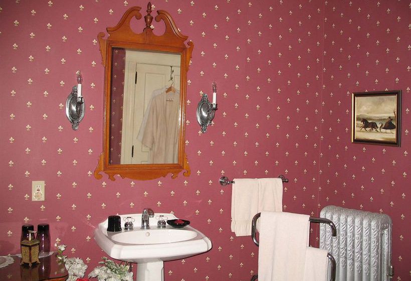 The Sleigh Maker Inn Bed And Breakfast