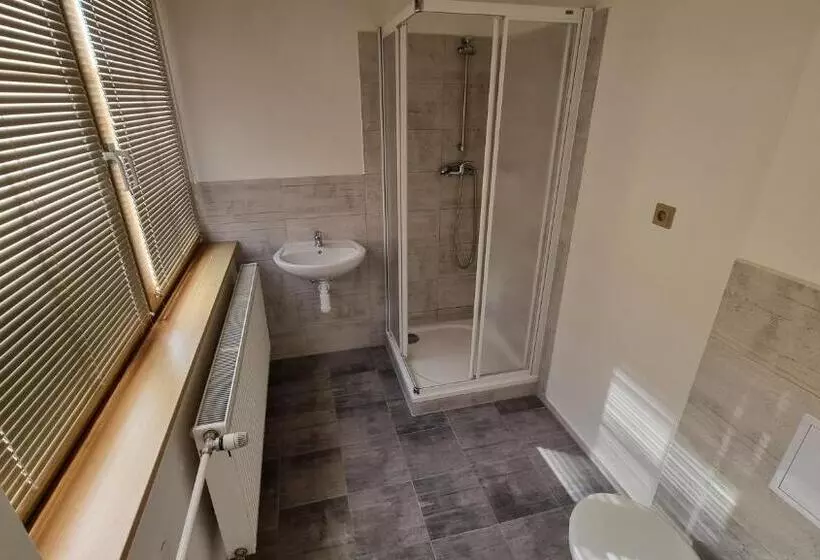 ユースホステル Rada