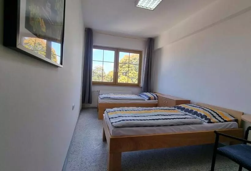 ユースホステル Rada