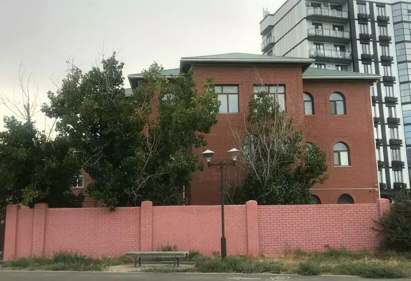 هاستل River Park