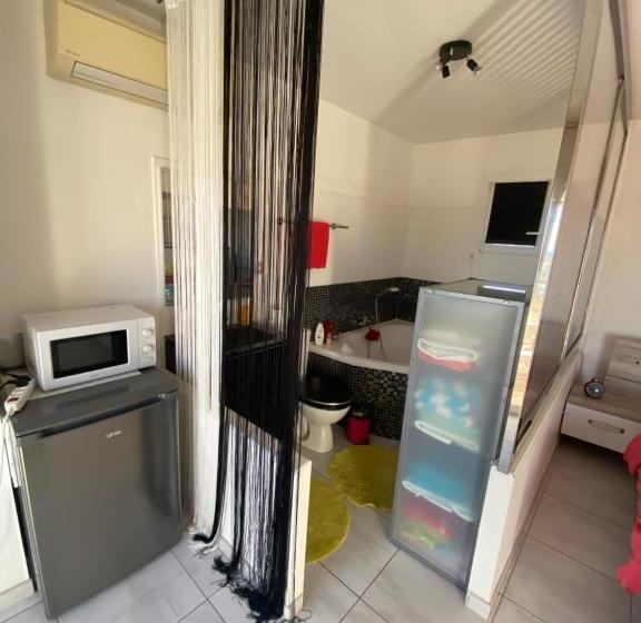 تختخواب و صبحانه Charmante Chambre Avec Vue Mer