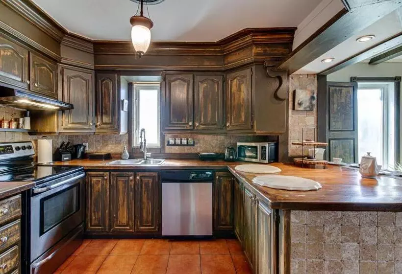 Aamiaismajoitus (B&B) Gite Le Petit Manoir Vue Sur Rivière St Maurice