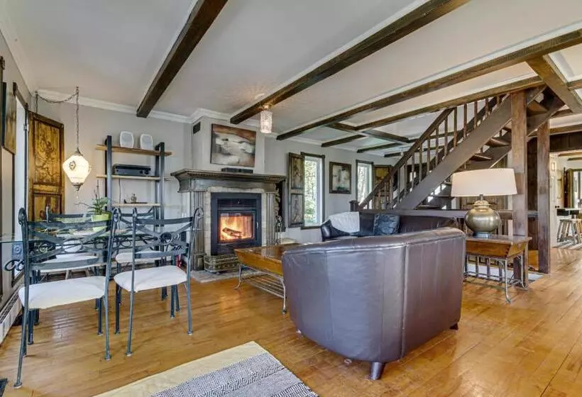 Aamiaismajoitus (B&B) Gite Le Petit Manoir Vue Sur Rivière St Maurice