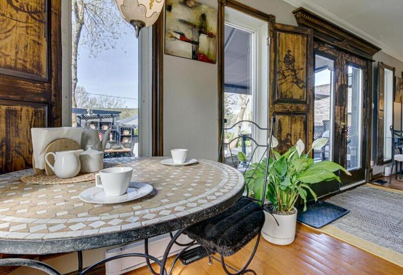 住宿加早餐  Gite Le Petit Manoir Vue Sur Rivière St Maurice