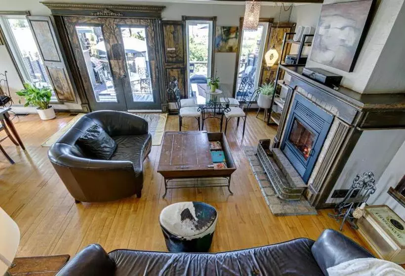 Aamiaismajoitus (B&B) Gite Le Petit Manoir Vue Sur Rivière St Maurice