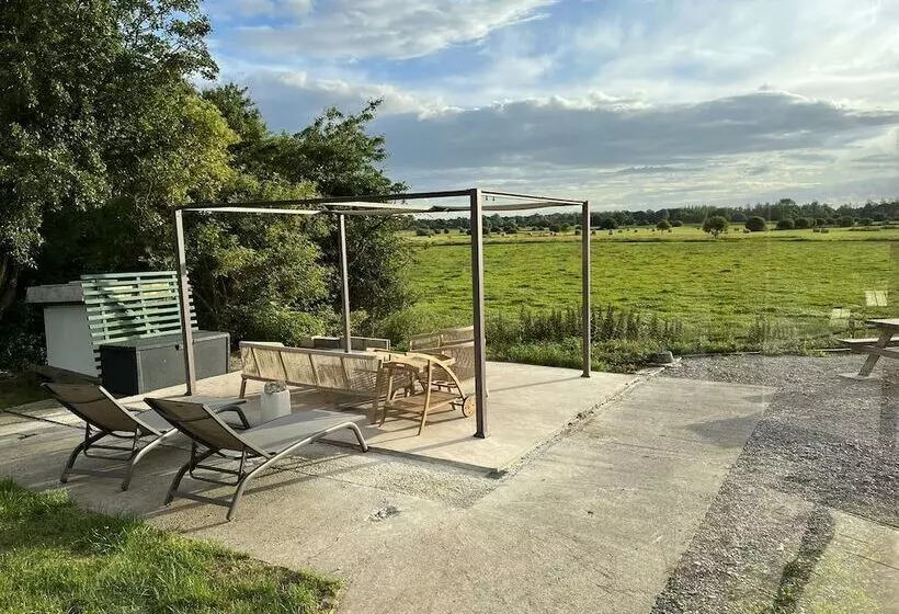 Aamiaismajoitus (B&B) La Fiere Bridge Guest House