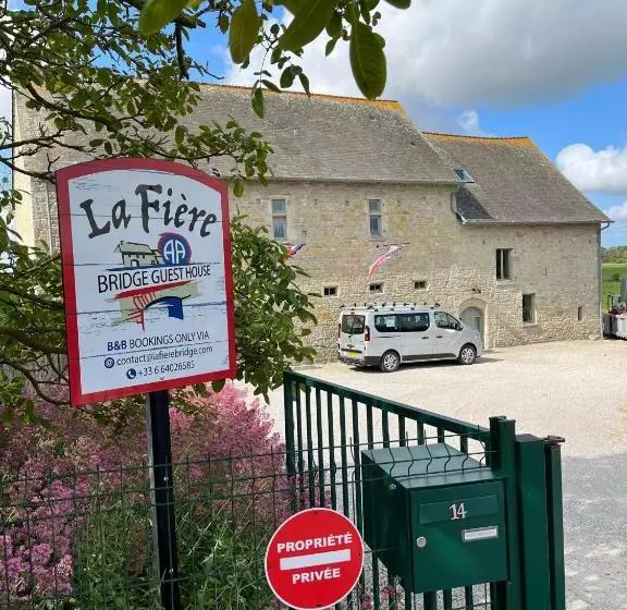 Aamiaismajoitus (B&B) La Fiere Bridge Guest House