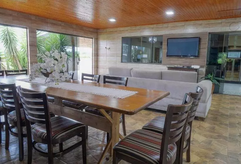 تختخواب و صبحانه Casa De Campo   15 Minutos Das Cataratas E Aeroporto   Piscina Com água Salgada E Muito Espaço Ao Ar