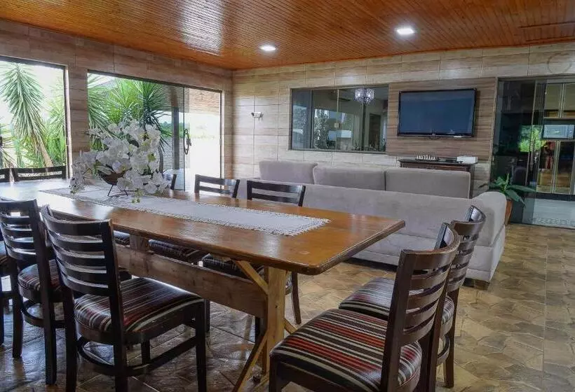 تختخواب و صبحانه Casa De Campo   15 Minutos Das Cataratas E Aeroporto   Piscina Com água Salgada E Muito Espaço Ao Ar