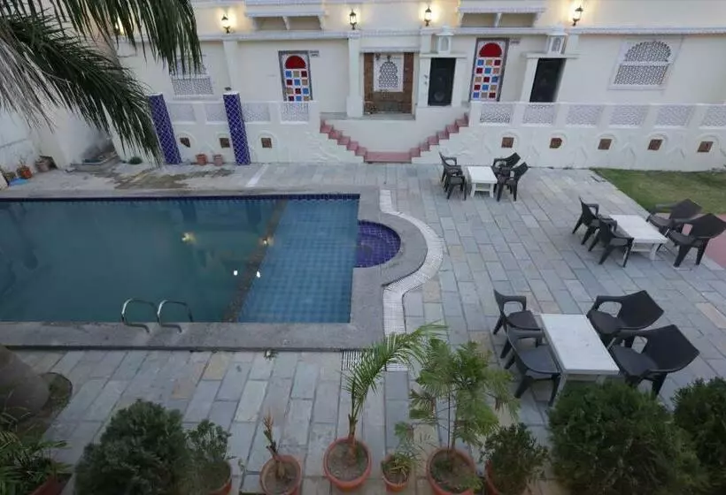 Hotelli Palace Raj Kumbha