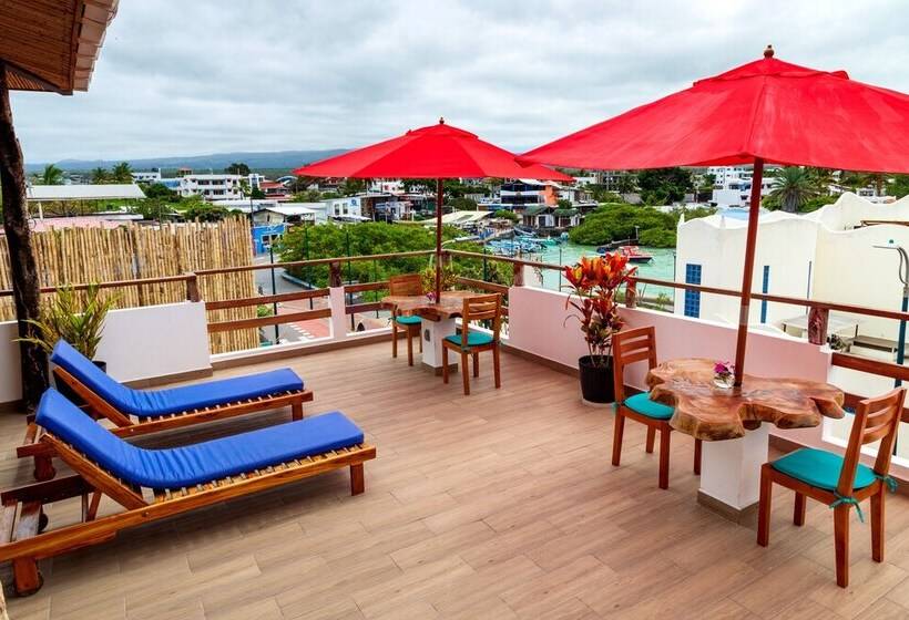 Hotel Plaza Luna Suites