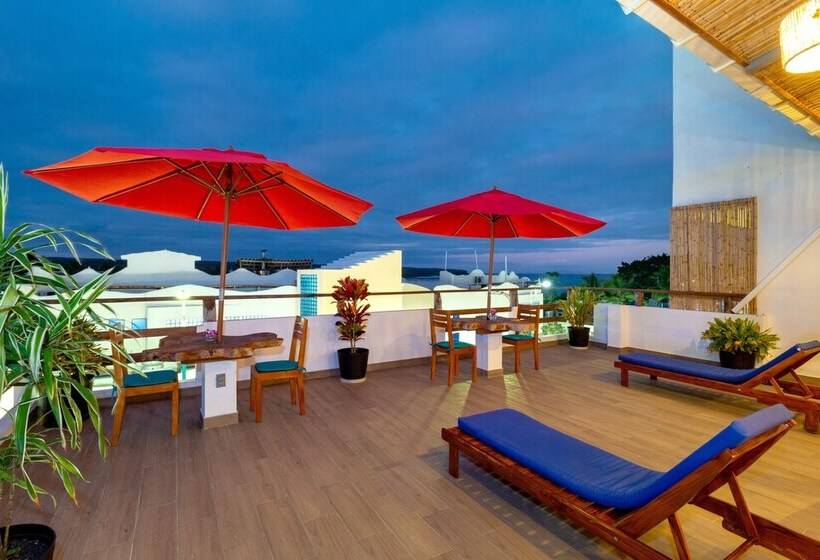 Hotel Plaza Luna Suites