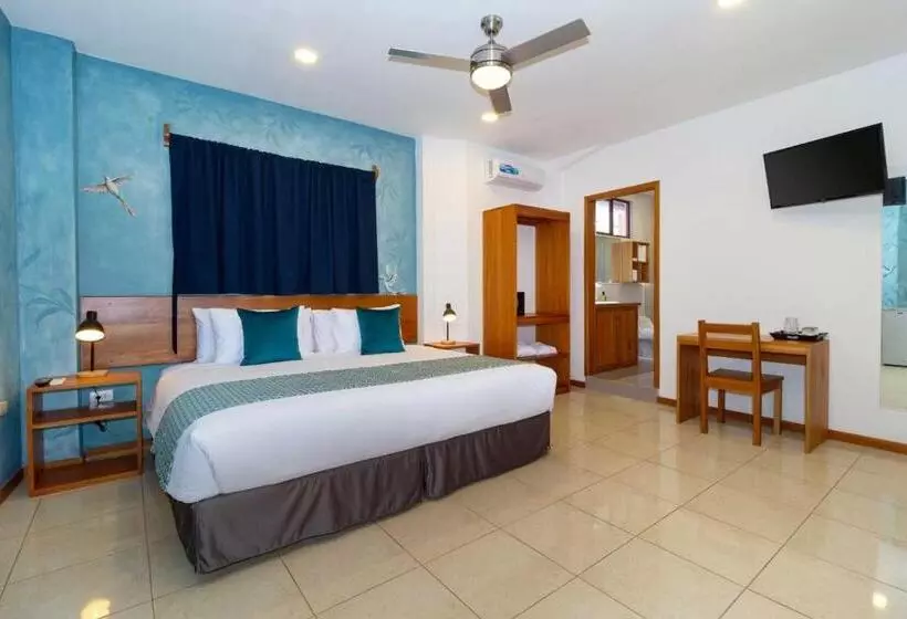 Hotelli Plaza Luna Suites