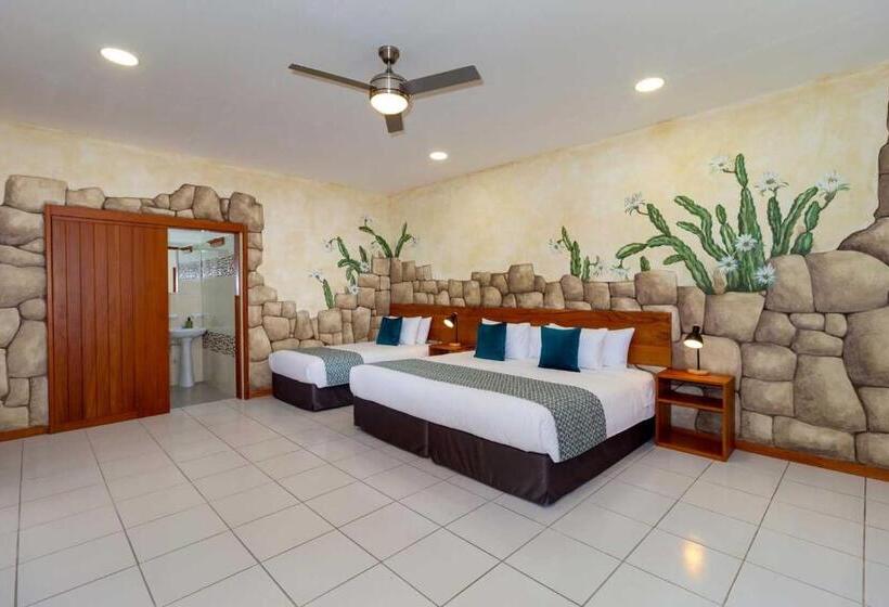 Hotel Plaza Luna Suites