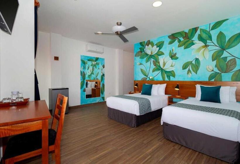 Hotel Plaza Luna Suites