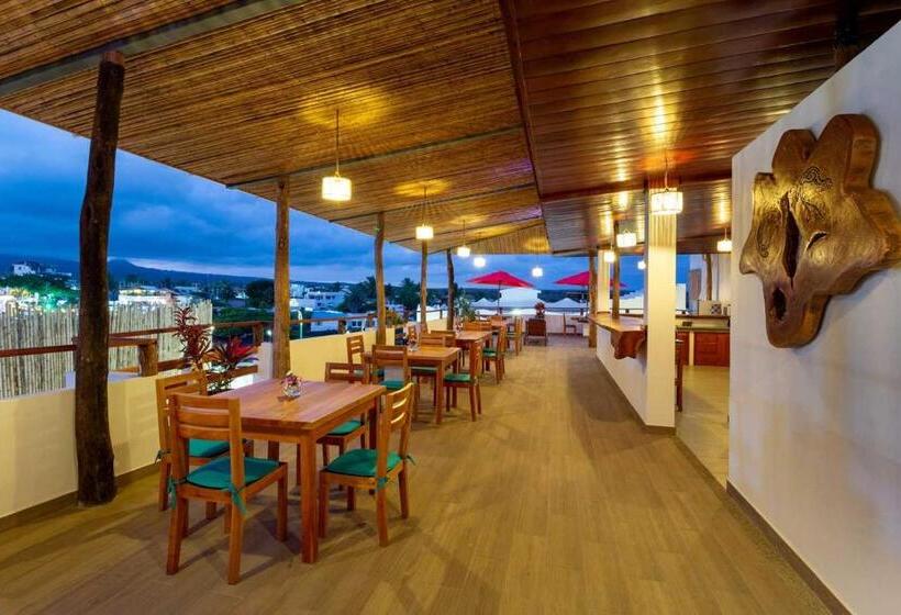 Hotel Plaza Luna Suites