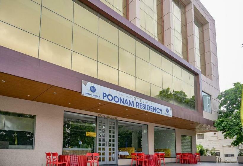 Отель Poonam Residency, Wardha