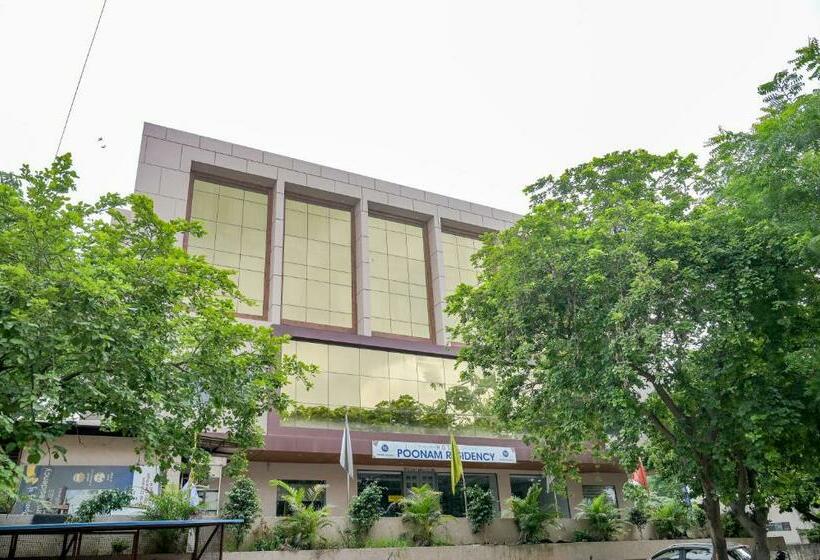 Отель Poonam Residency, Wardha