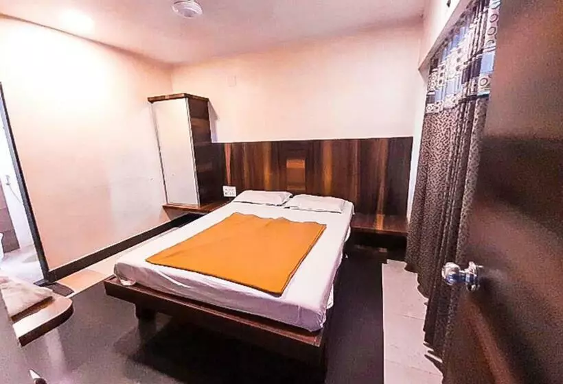 ホテル Rajhans Lodging & Boarding By Wb Inn