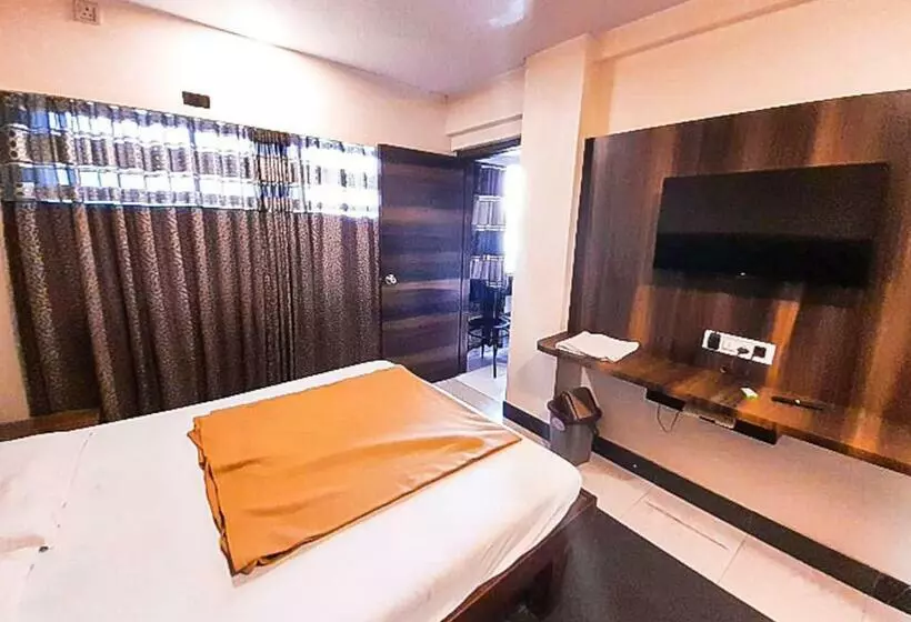 ホテル Rajhans Lodging & Boarding By Wb Inn