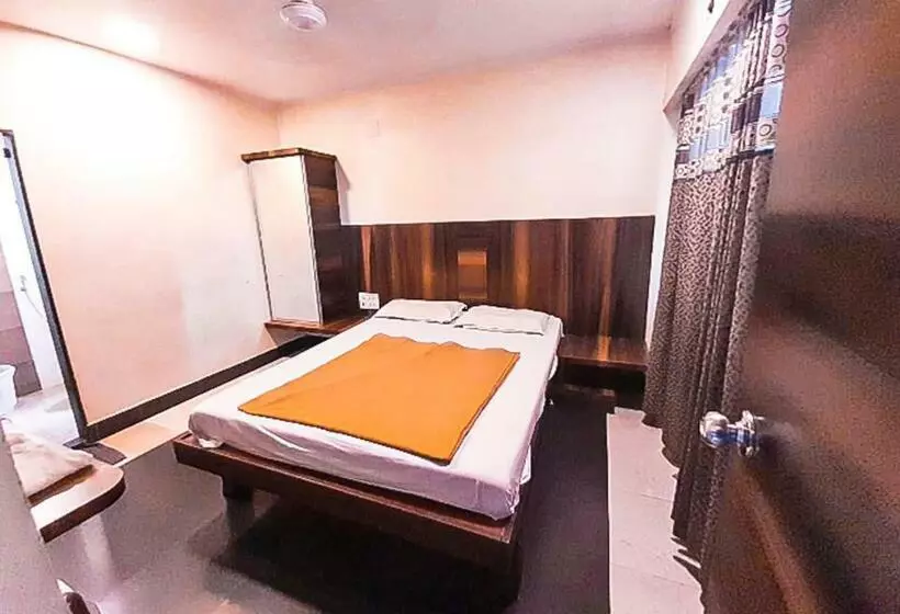 ホテル Rajhans Lodging & Boarding By Wb Inn