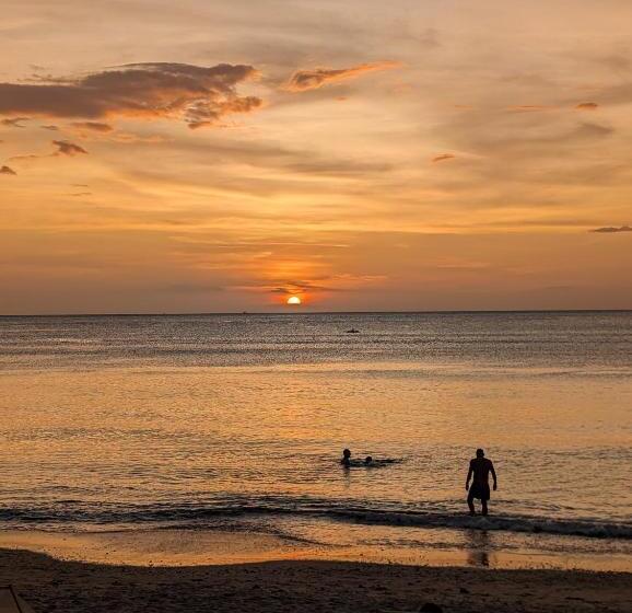 هتل Scandinavian Beach Resort