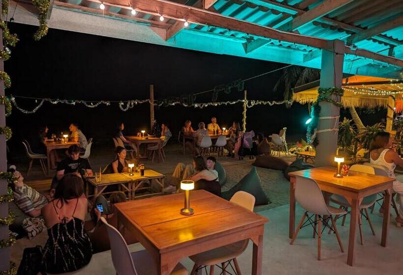 هتل Scandinavian Beach Resort