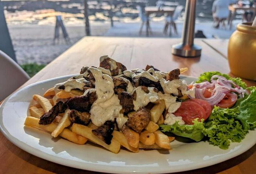 هتل Scandinavian Beach Resort