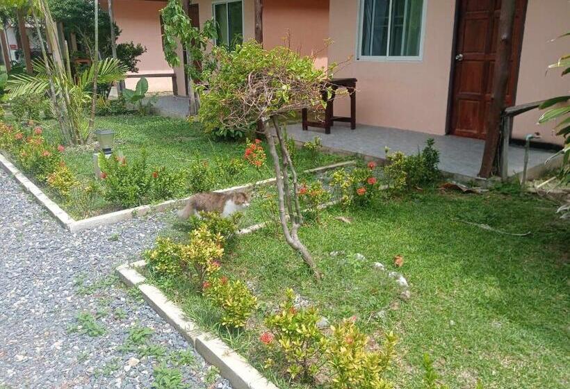 هتل Scandinavian Beach Resort