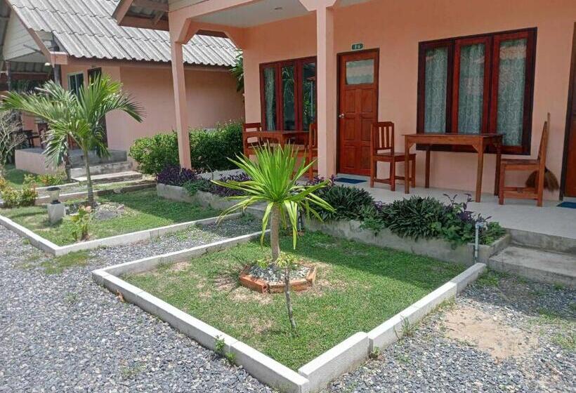 هتل Scandinavian Beach Resort