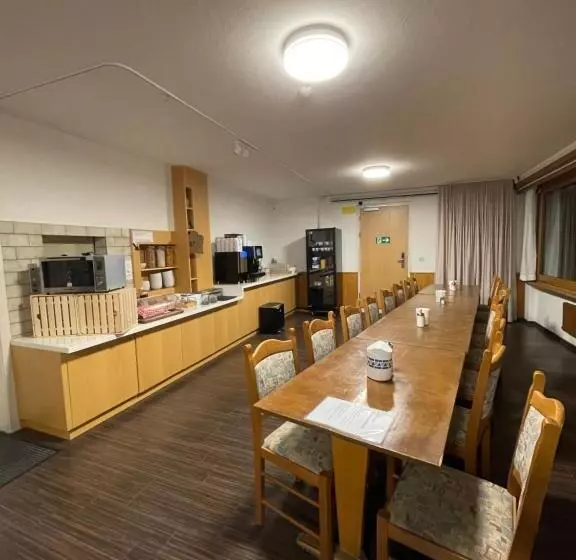 ホテル Check In 24 7 Ohne Frühstück Gratis Parkplatz