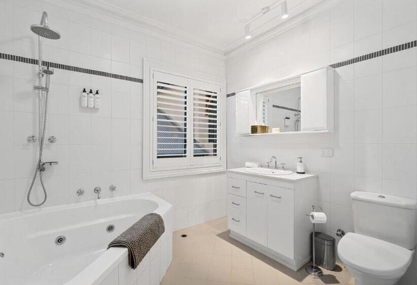 פנסיון Accommodation In Fremantle