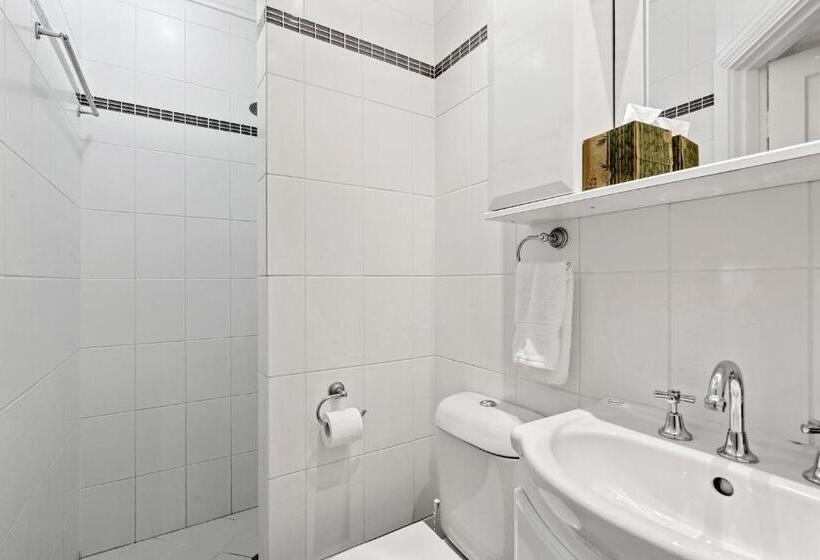 פנסיון Accommodation In Fremantle