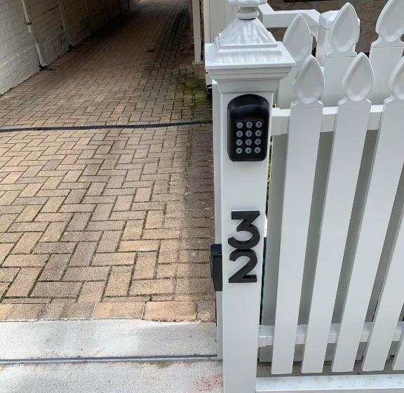 פנסיון Accommodation In Fremantle