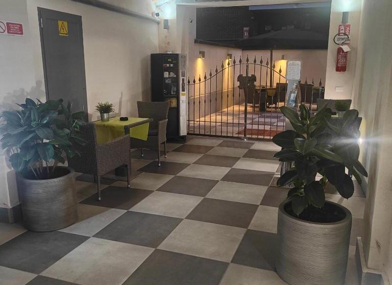 پانسیون Novara