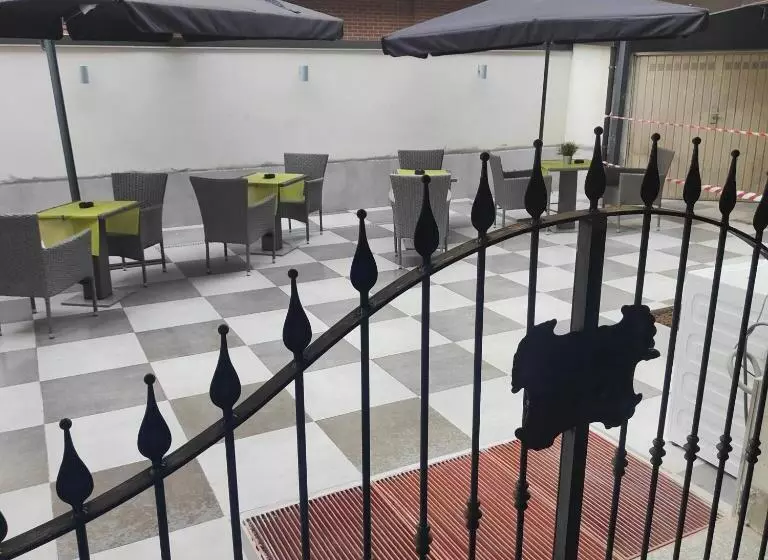 پانسیون Novara