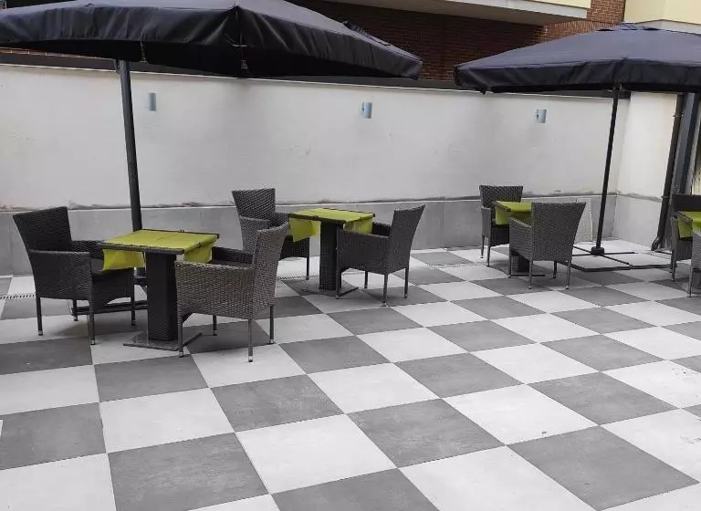 پانسیون Novara