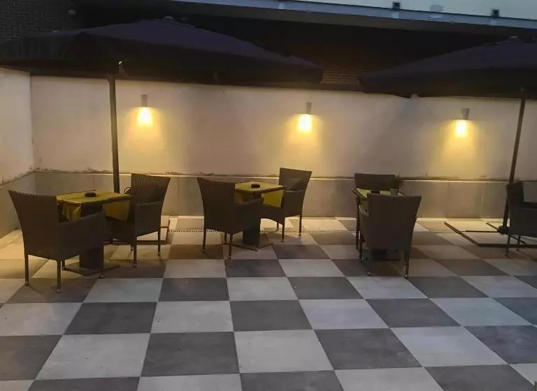 پانسیون Novara