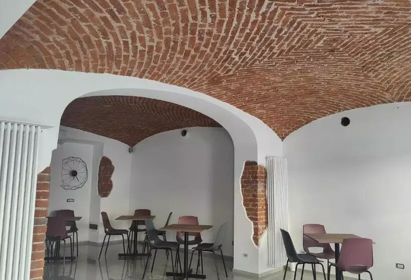 پانسیون Novara