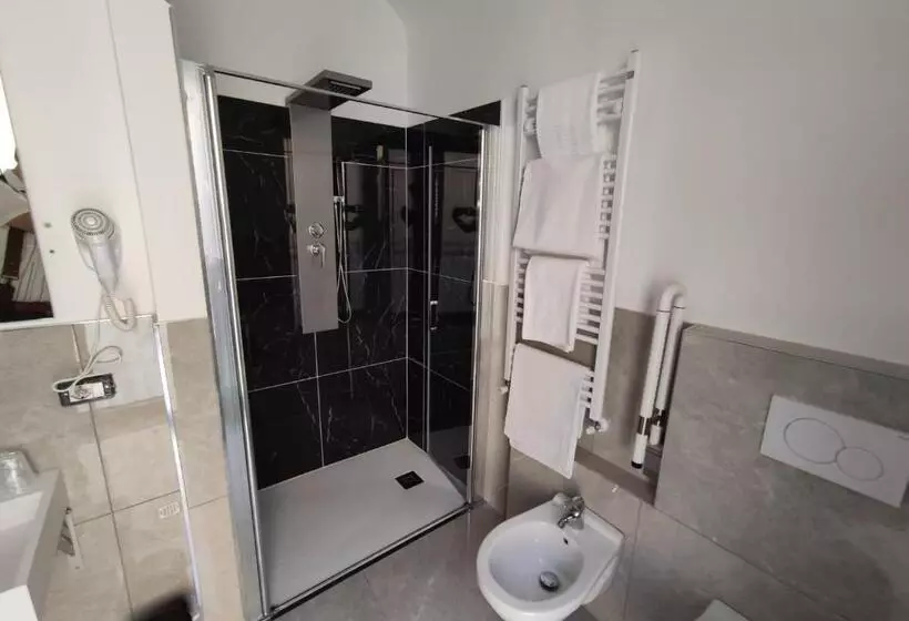 پانسیون Novara