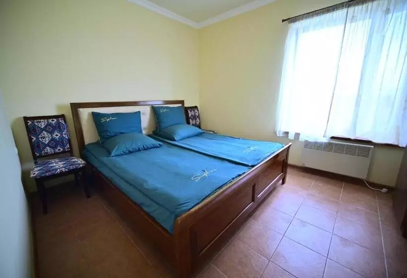 Pension  Sevan Tarsus Guesthouse