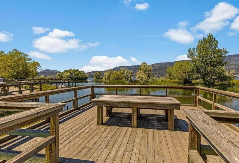 Vacation At Discovery Bay Resort