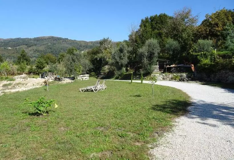 تختخواب و صبحانه A Casa Com 2 Pereiras