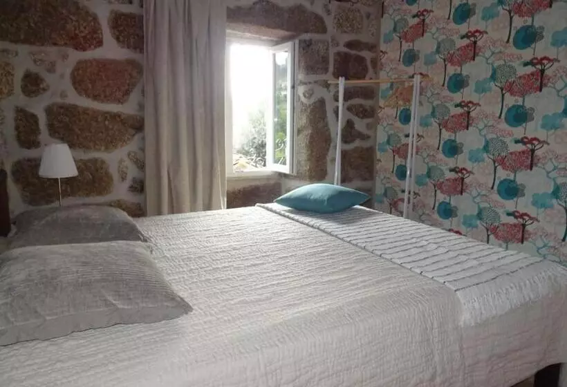 تختخواب و صبحانه A Casa Com 2 Pereiras